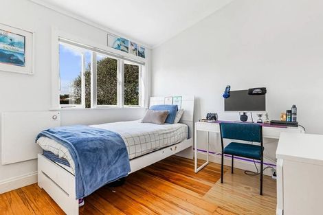 Photo of property in 41 Hanlon Crescent, Narrow Neck, Auckland, 0624