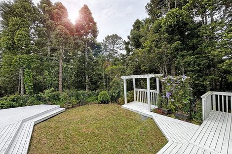 Photo of property in 100 Chelsea View Drive, Chatswood, Auckland, 0626