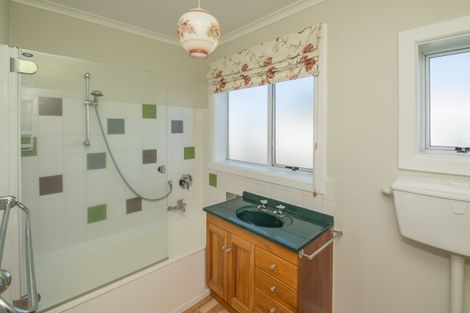 Photo of property in 306 Wainoni Road, Avondale, Christchurch, 8061