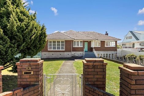 Photo of property in 12 Donovan Street, Blockhouse Bay, Auckland, 0600