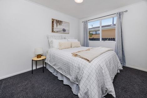 Photo of property in 1/17 Etherton Drive, Weymouth, Auckland, 2103