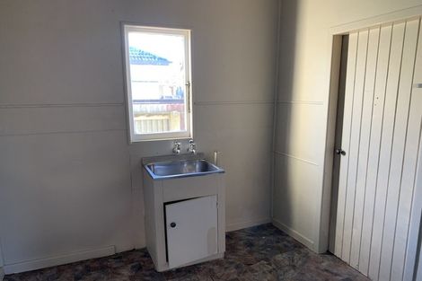 Photo of property in 98 Jenkin Street, Strathern, Invercargill, 9812