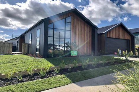 Photo of property in 8 Fetter Lane, Paerata, 2124