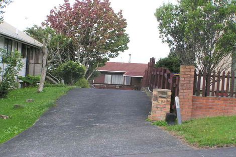Photo of property in 10 Raelene Place, Massey, Auckland, 0614