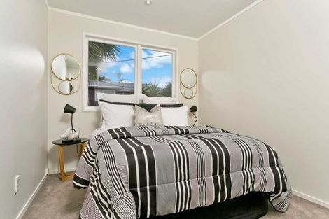 Photo of property in 54 Stanley Road, Glenfield, Auckland, 0629