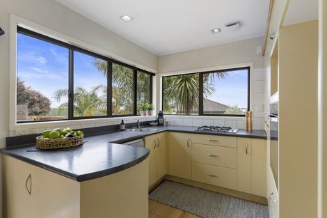 Photo of property in 43 Forrest Hill Road, Milford, Auckland, 0620