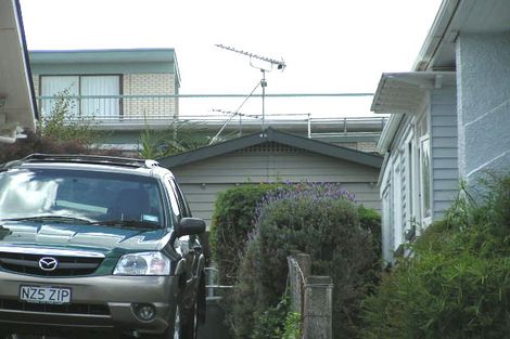 Photo of property in 2 Belle Vue Avenue, Northcote Point, Auckland, 0627