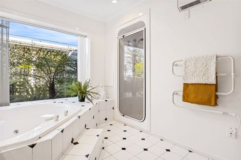 Photo of property in 9 Pentonville Close, Westmorland, Christchurch, 8025