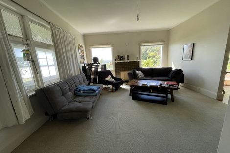 Photo of property in 1 Hungerford Road, Lyall Bay, Wellington, 6022