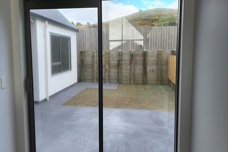 Photo of property in 17 Lemonwood Way, Woodridge, Wellington, 6037