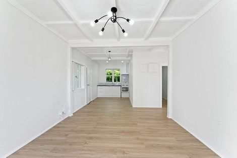 Photo of property in 27 Collingwood Road, Waiuku, 2123