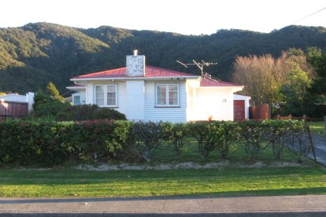 Photo of property in 47 Totara Street, Wainuiomata, Lower Hutt, 5014