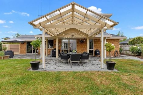 Photo of property in 2 Fernwater Place, Flagstaff, Hamilton, 3210