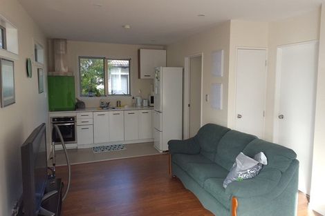 Photo of property in 17a Knightsbridge Drive, Forrest Hill, Auckland, 0620