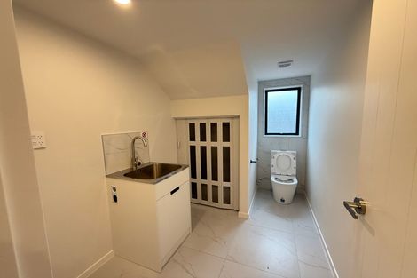 Photo of property in 14d Clairville Crescent, Wai O Taiki Bay, Auckland, 1072