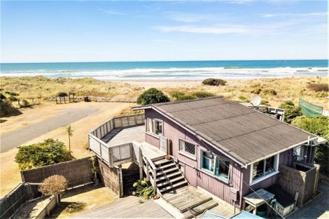 Photo of property in 47 Blue Pacific Parade, Riversdale Beach, Masterton, 5872