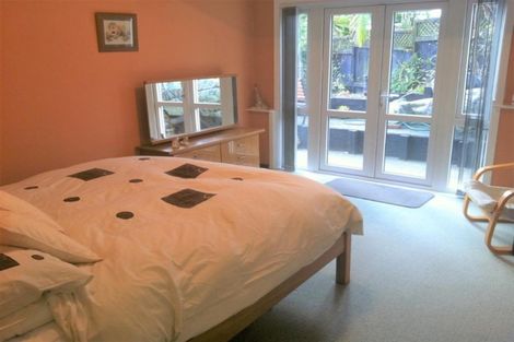 Photo of property in 18 Weatherly Road, Torbay, Auckland, 0630