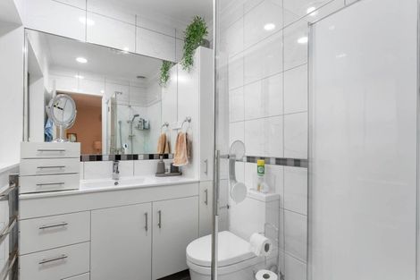 Photo of property in 5 Casabella Court, Northpark, Auckland, 2013