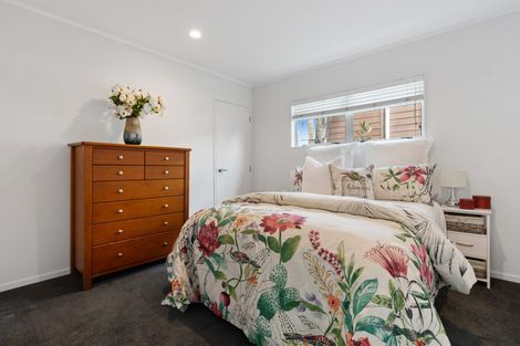 Photo of property in 2/2 Salem Place, Torbay, Auckland, 0630