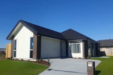 Photo of property in 35 Komata Crescent, Papamoa Beach, Papamoa, 3118