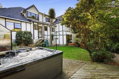 Photo of property in 6 Duval Grove, Tawa, Wellington, 5028