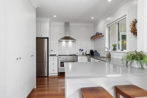 Photo of property in 120 Carrington Street, Lower Vogeltown, New Plymouth, 4310