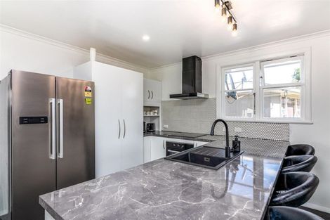 Photo of property in 10 Jones Place, Masterton, 5810