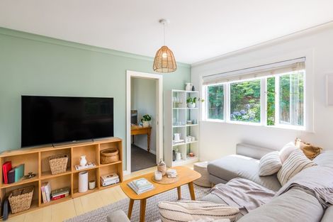 Photo of property in 16 Renown Road, Raumati South, Paraparaumu, 5032