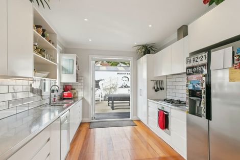 Photo of property in 55 The Parade, Island Bay, Wellington, 6023