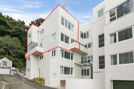 Photo of property in Rehutai Flats, 5/268 Oriental Parade, Oriental Bay, Wellington, 6011