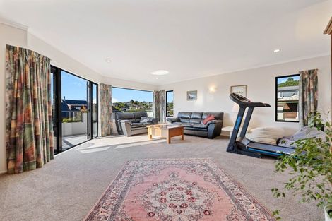 Photo of property in 27 Kinder Street, Acacia Bay, Taupo, 3330