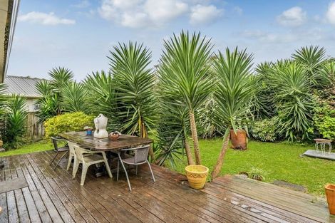 Photo of property in 22 Dungarvon Place, Clendon Park, Auckland, 2103