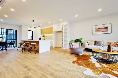 Photo of property in 15 Mina Way, Browns Bay, Auckland, 0630