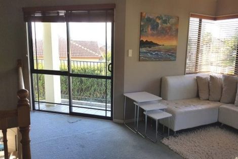 Photo of property in 62 Scarlet Oak Drive, Schnapper Rock, Auckland, 0632