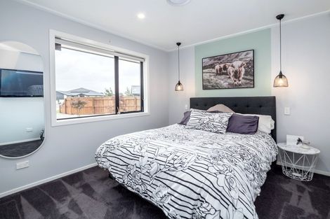 Photo of property in 8 Takahe Drive, Carterton, 5713