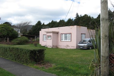 Photo of property in 3 Rowe Parade, Wainuiomata, Lower Hutt, 5014