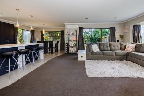 Photo of property in 79 Mazengarb Road, Paraparaumu Beach, Paraparaumu, 5032