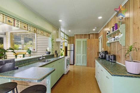 Photo of property in 337 George Street, Stokes Valley, Lower Hutt, 5019