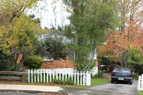 Photo of property in 3 Holbrook Place, Cockle Bay, Auckland, 2014