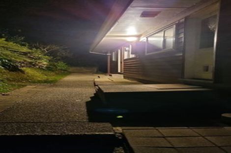 Photo of property in 1/15 Bloomsbury Grove, Newlands, Wellington, 6037