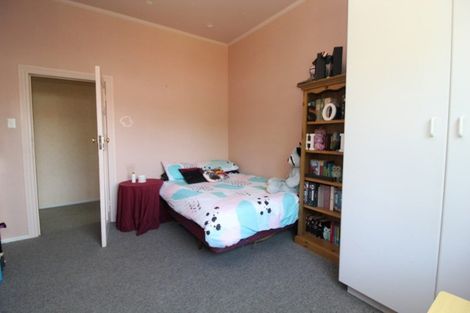 Photo of property in 90 Rhodes Street, Waimate, 7924