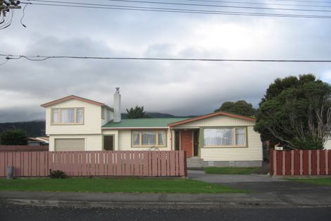 Photo of property in 90 Rata Road, Raumati Beach, Paraparaumu, 5032