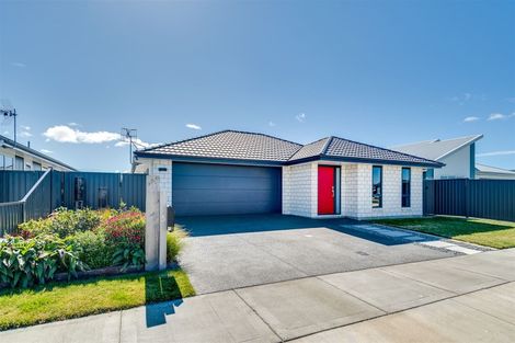Photo of property in 5 Kaituna Place, Te Awa, Napier, 4110