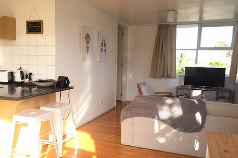 Photo of property in 1/2 Prebble Place, Mission Bay, Auckland, 1071