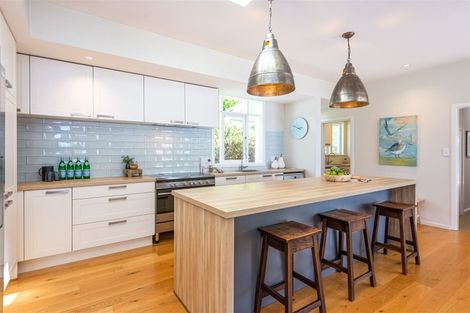 Photo of property in 52 Saint Andrews Hill Road, Mount Pleasant, Christchurch, 8081