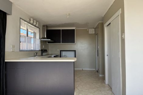 Photo of property in 68 Royal Road, Massey, Auckland, 0614