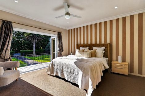 Photo of property in 873 Waitakere Road, Kumeu, 0891