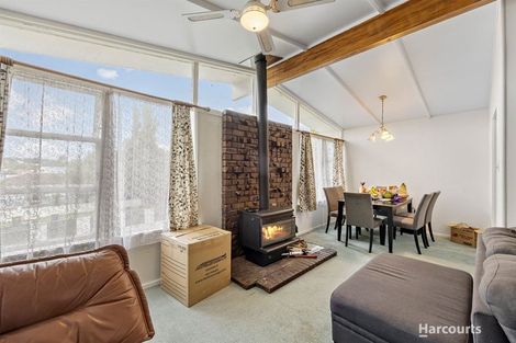 Photo of property in 2 Coburg Street, Henderson, Auckland, 0612