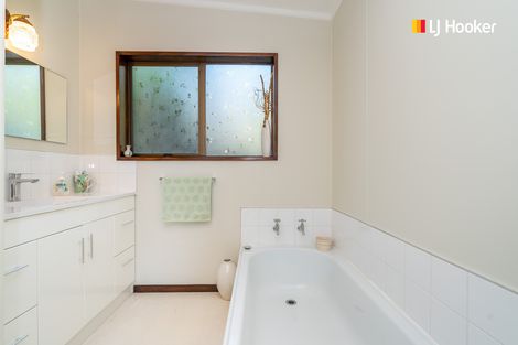 Photo of property in 51 Earls Road, Saint Clair, Dunedin, 9012