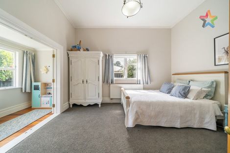 Photo of property in 32 Riddlers Crescent, Petone, Lower Hutt, 5012